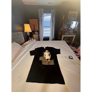 Carrie Underwood Black T-shirt Small 100% cotton